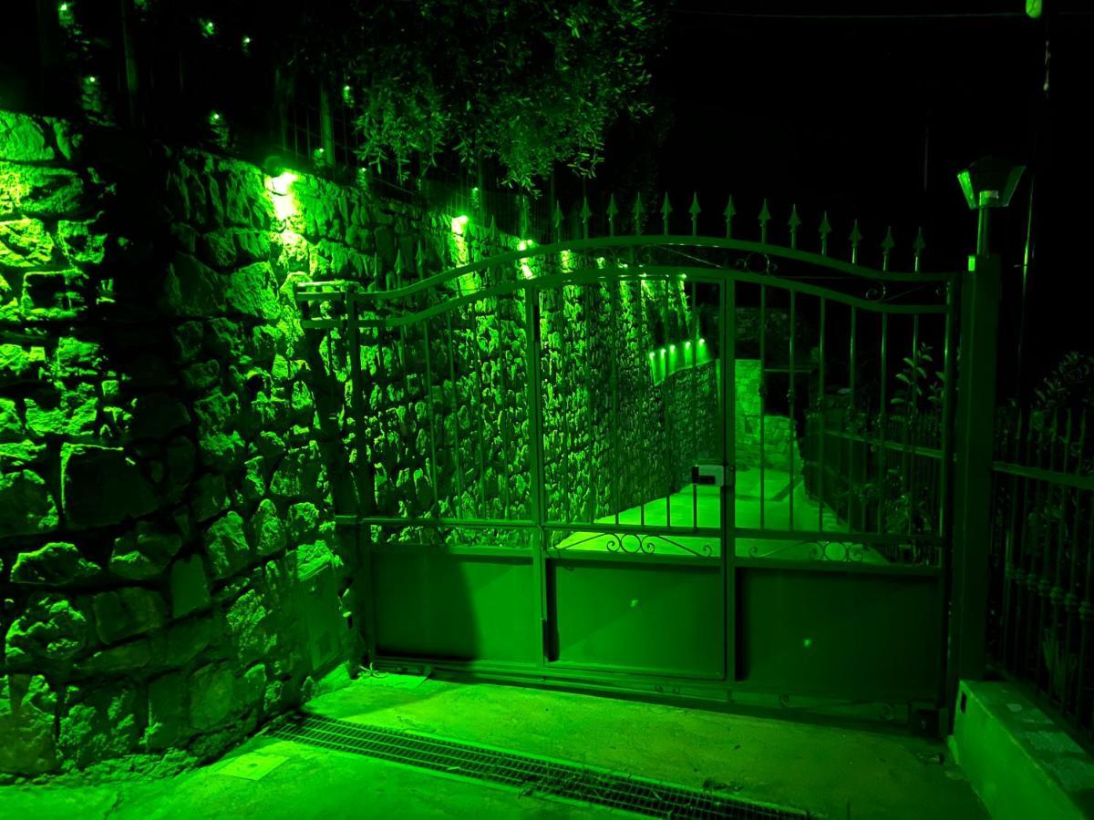 Villa Di Campagna Con Vista Mare 5 Camere Da Letto Pampara Kültér fotó